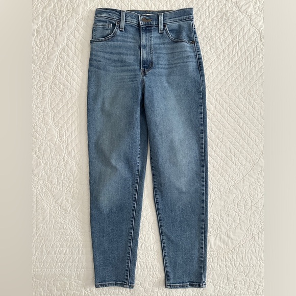 Levi’s High Waisted Mom Jeans Women’s Size 26 - Picture 3 of 13